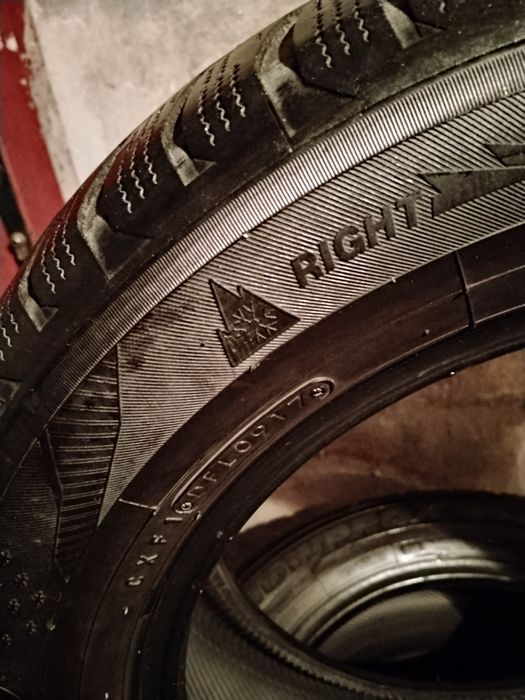 Продавам 4 бр. зимни гуми марка Toyo 215/60/16