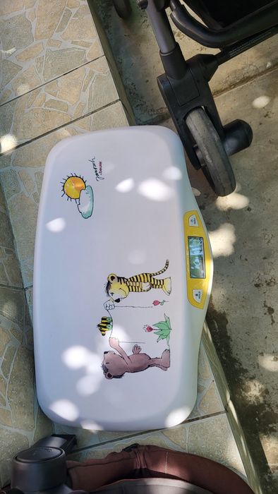 Vând căruț ,cantar, leagăn