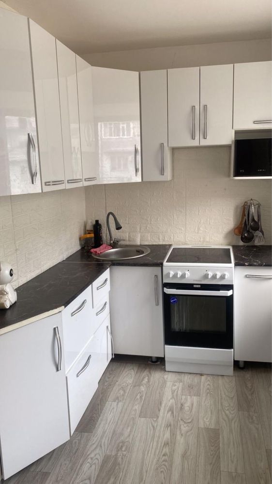 Продам 4х комнатную квартиру 95 кв срочно