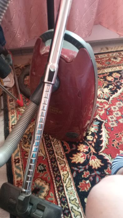 Пылесос практически  новый