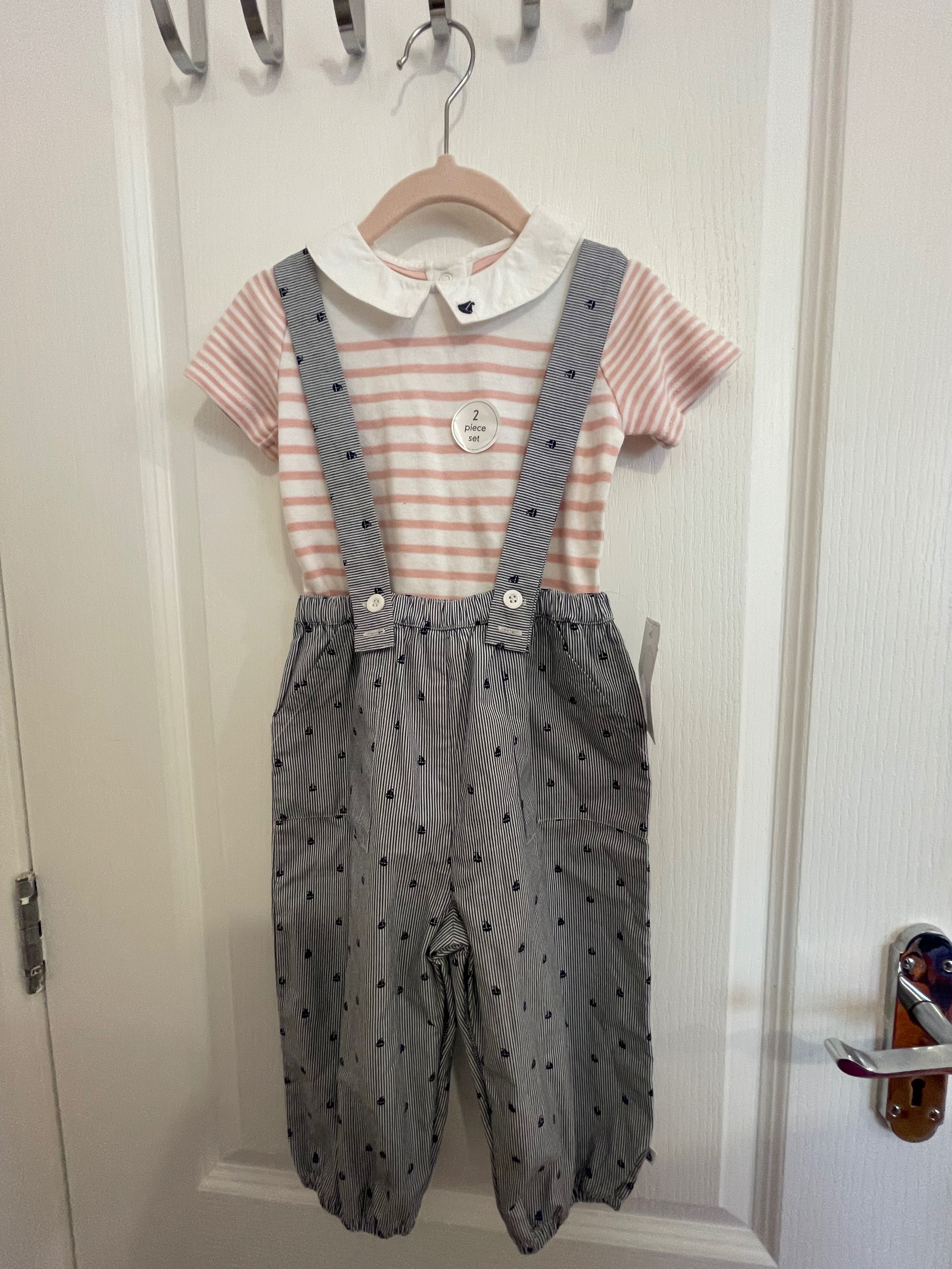 Нов Mothercare гащеризон за 12-18 месеца от Англия. Цена 15 лева