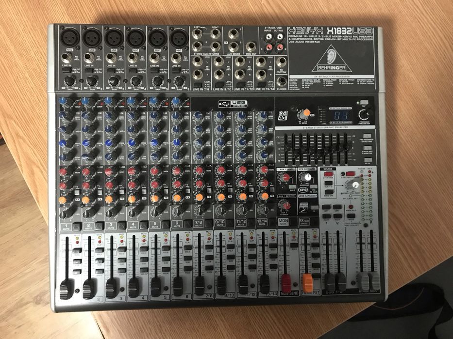 Monitoare active Samson + Mixer Behringer 1832 USBFX