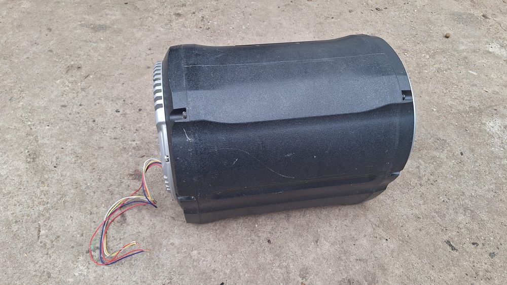 Boxa auto tub bass