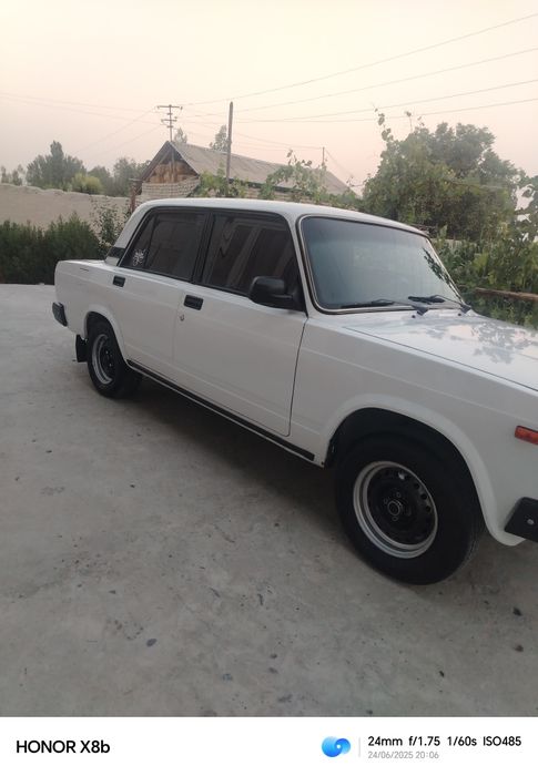 Vaz 2107  idealniy minishga tayyor moshina sotiladi.