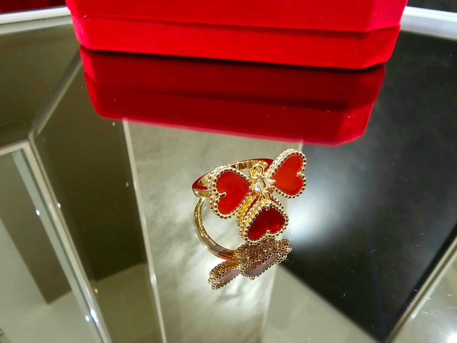Van Cleef & Arpels VCA Rose Red Heart Effeuillage Alhambra Пръстен