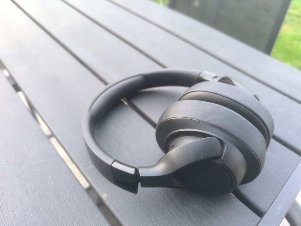 Слушалки JBL Tune 700 Bluetooth