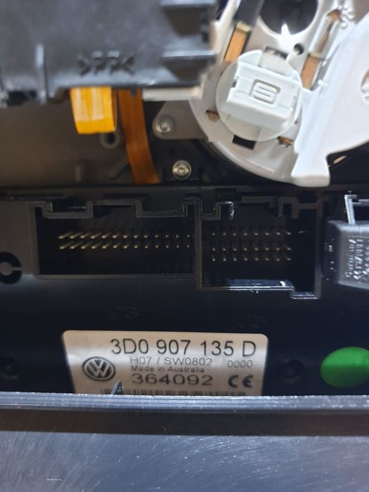 Plafoniera Lumini Fata VW Phaeton 2002 - 2010 Coc Plafoniera Lumini Fata Volkswagen Phaeton 2002 - 2010 Cod 3D0907135D