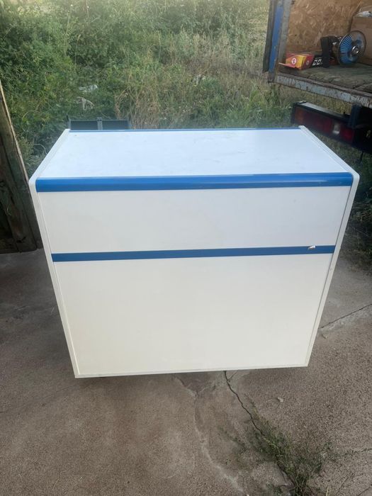 Продам столы витрина про-во г  Самара .цена