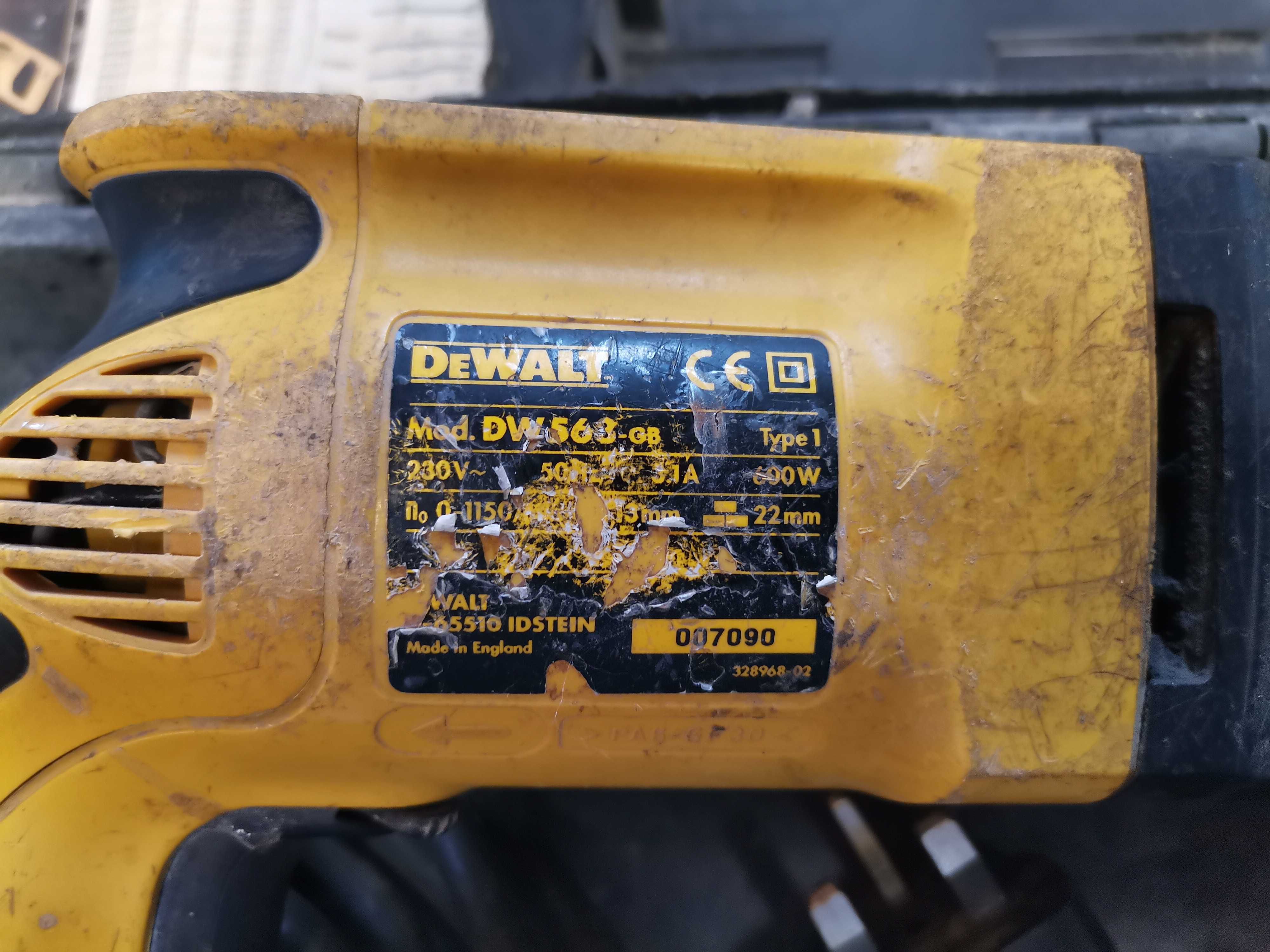 Перфоратор - Dewalt 600 W - 7