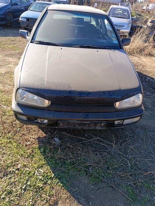 Volkswagen golf 3 1.6 бензин на Части