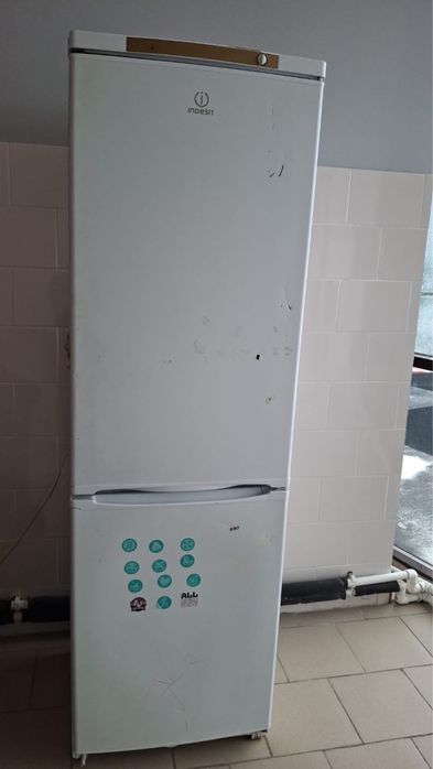 Продам холодильник