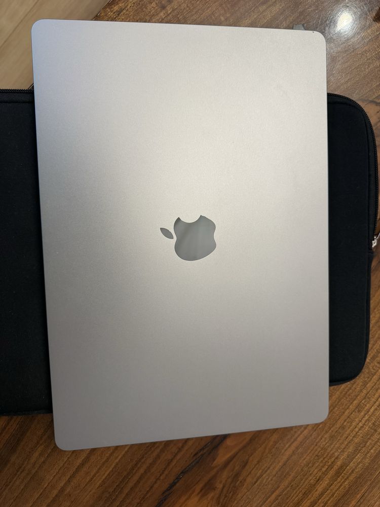 Mackbook air 15.3