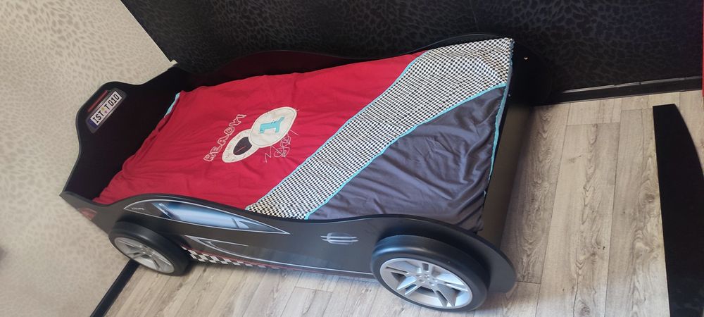 Кровать детская Cilec машинка.