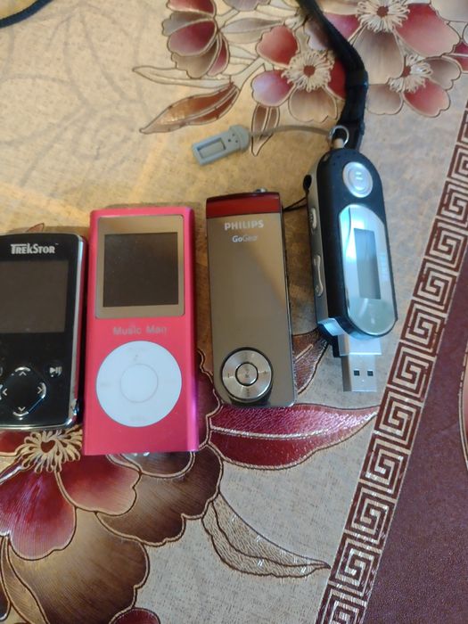 Donez MP3 și  mufa scart.  NU RASPUND LA MESAJE.