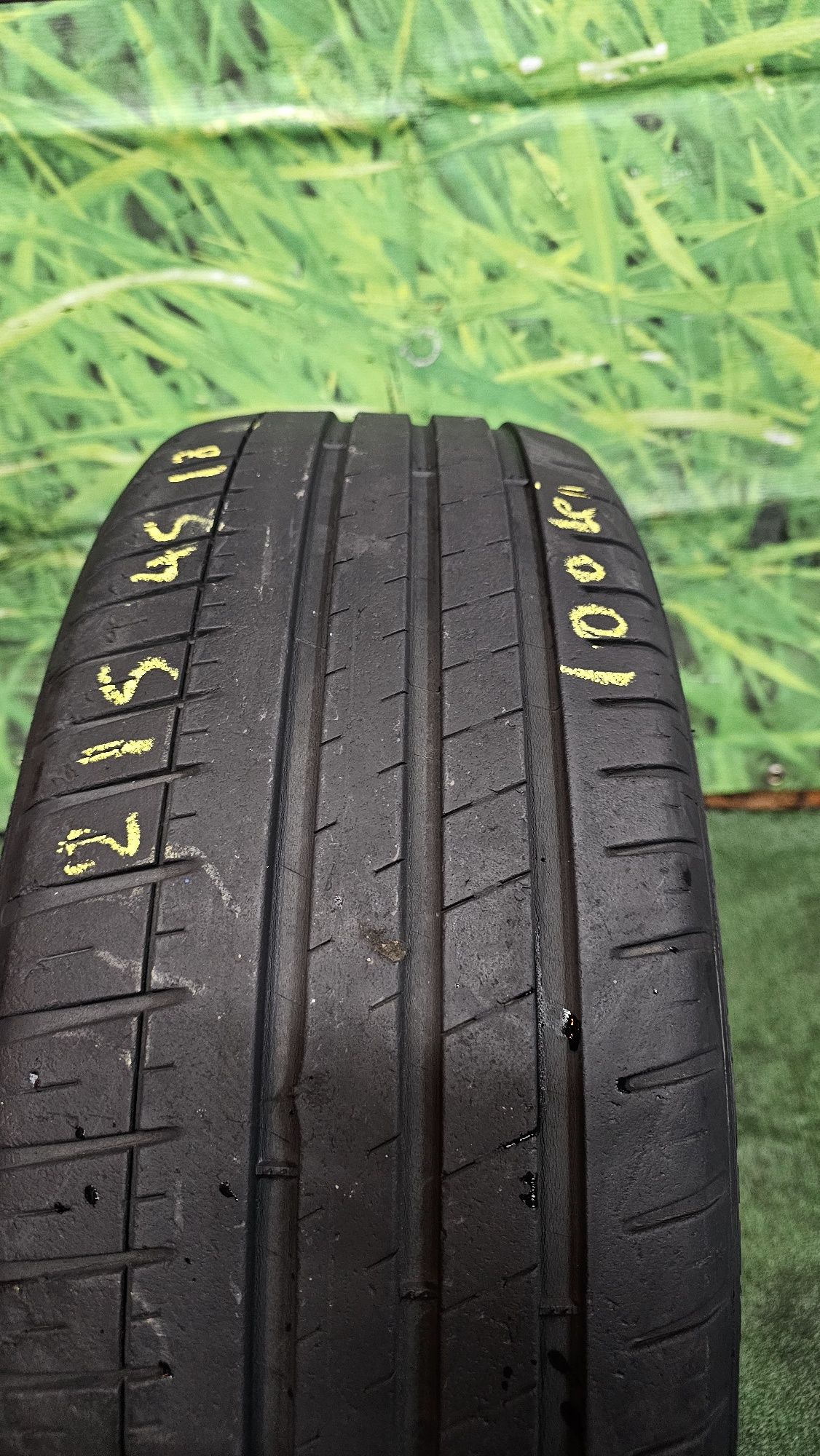 1x 215 45 18 vara michelin