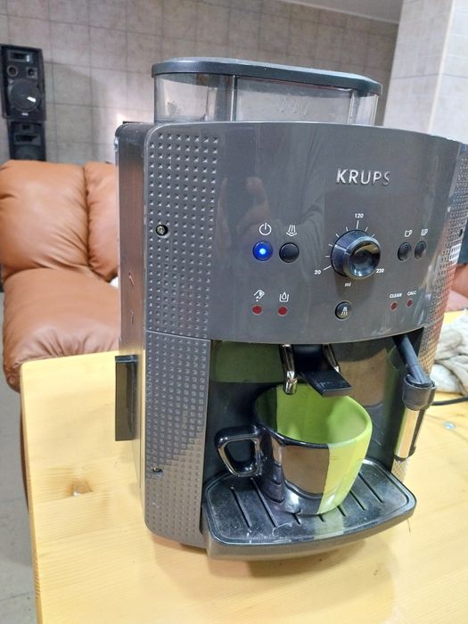 Expresor Krups ea81 în stare buna