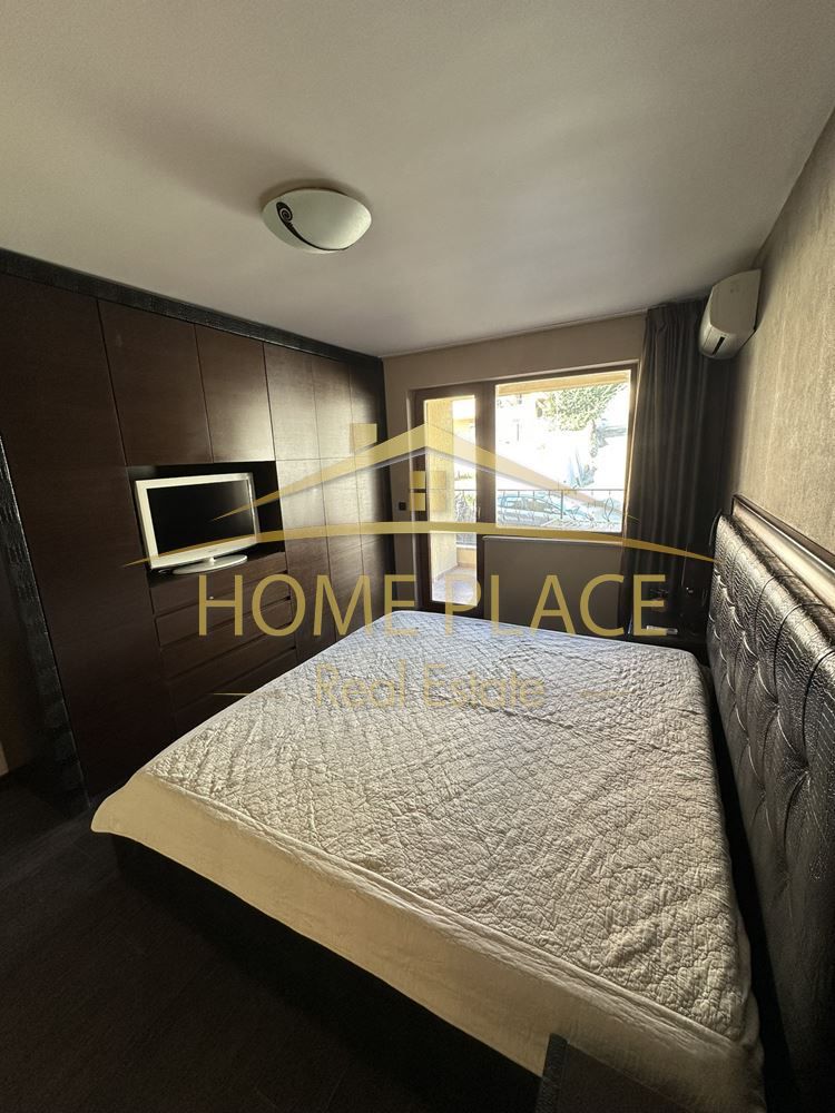 Дава се под наем Тристаен апартамент в Варна, Бриз - 130 кв.м за 918 € - Снимка #9