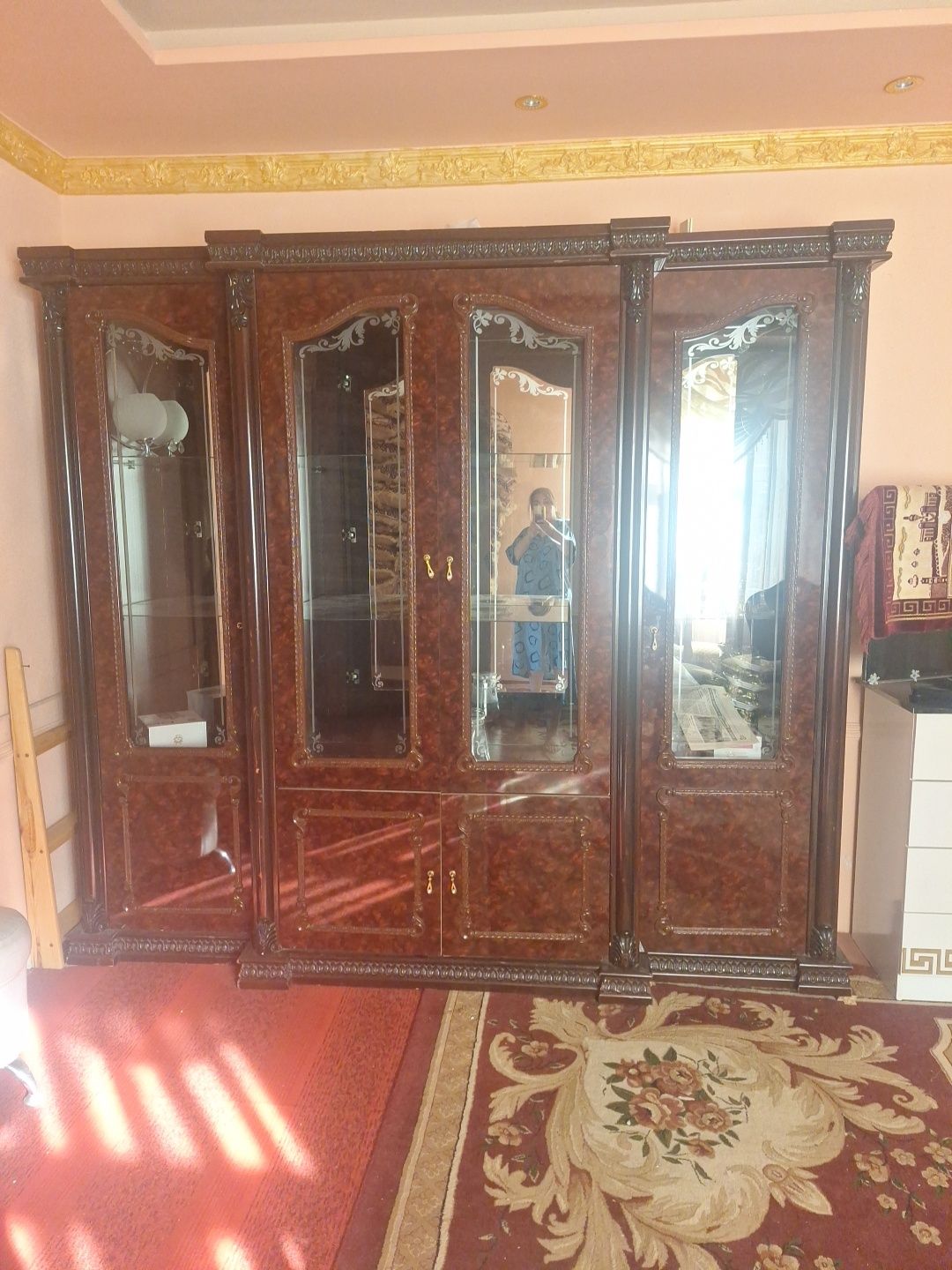 Срочна продаётся стенка