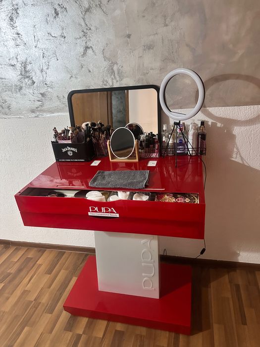 Măsuță machiaj + scaun + oglindă