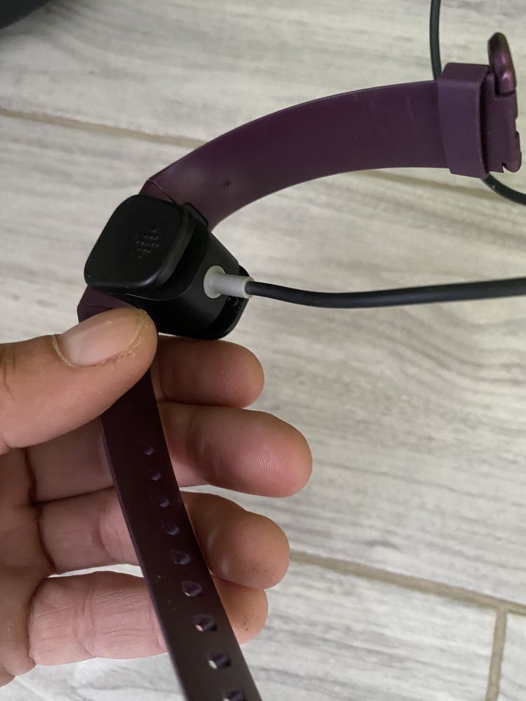 Smartwatch Fitbit Charge 4 purple