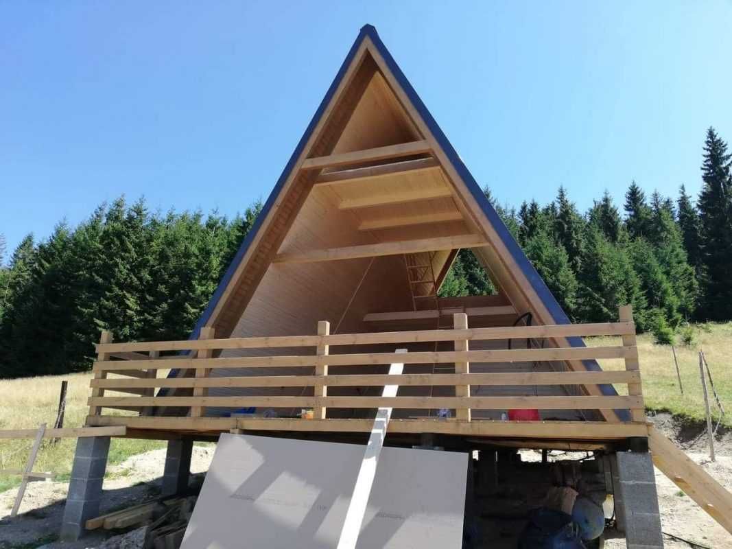 Case pe structura metalica