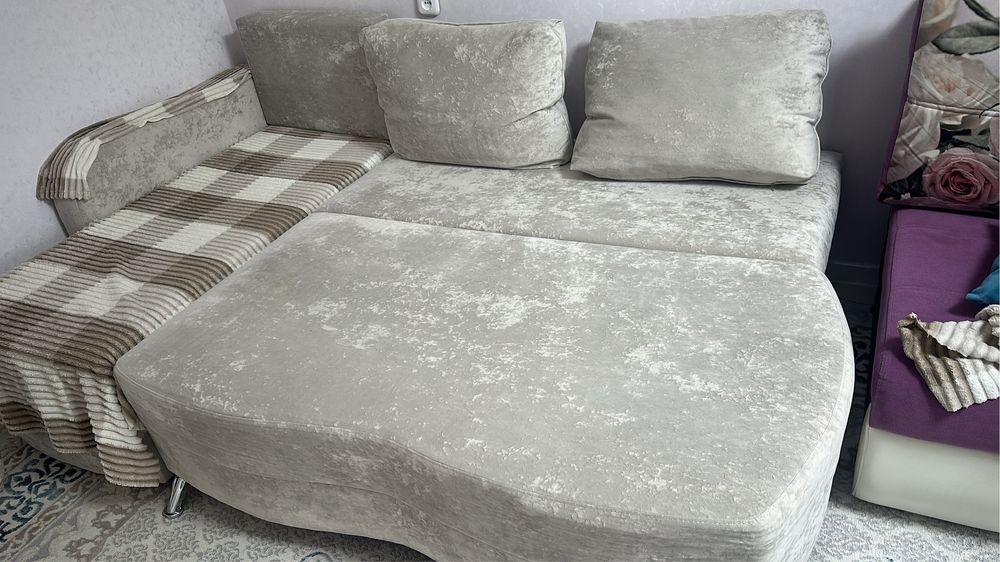 Продам мягкий диван б/у