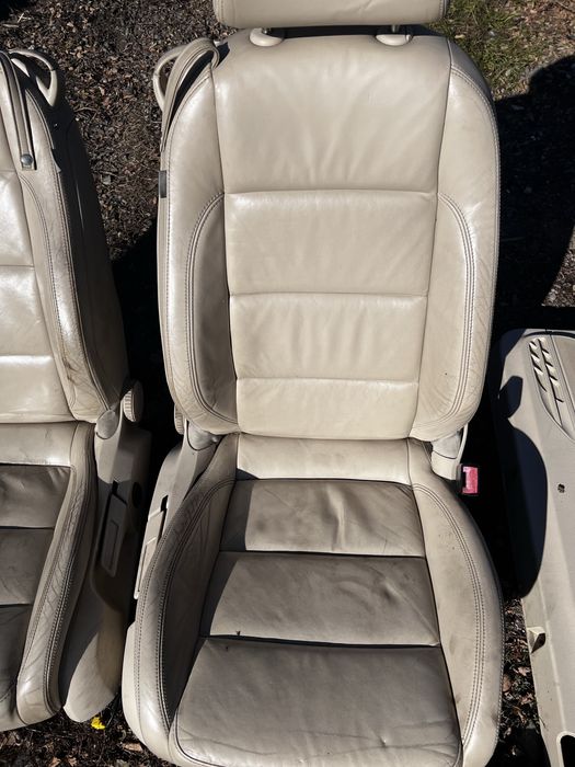 Interior piele crem Eos