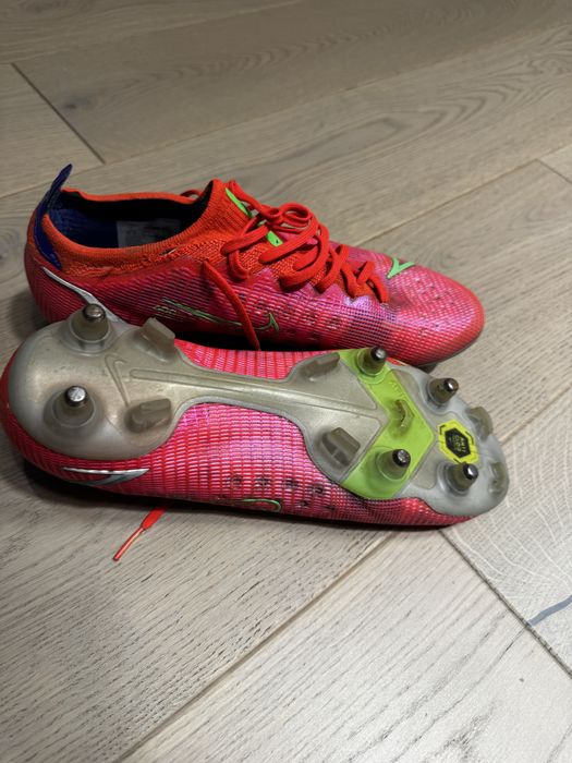 Ghete de fotbal Nike Mercurial