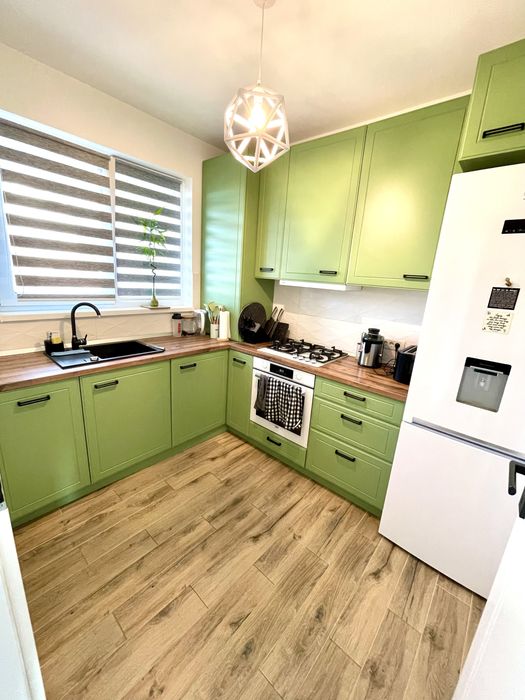 Triplex etaj mobilat si utilat zona Lidl asfalt si piste