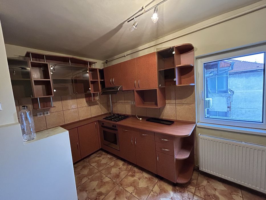 Vand mobilier bucatarie, facut la comanda.