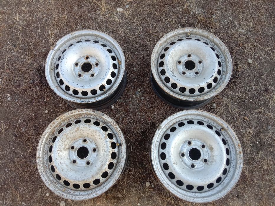 Продам диски комплект 15 диаметр торг есть состояние отличное 30000