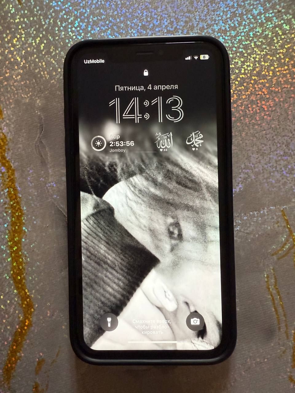 Iphone XR (red product) в хорошем состоянии.