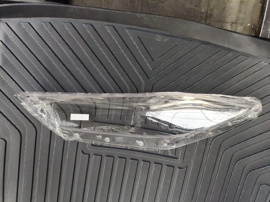 Хундай элантра стекло фары 2016+