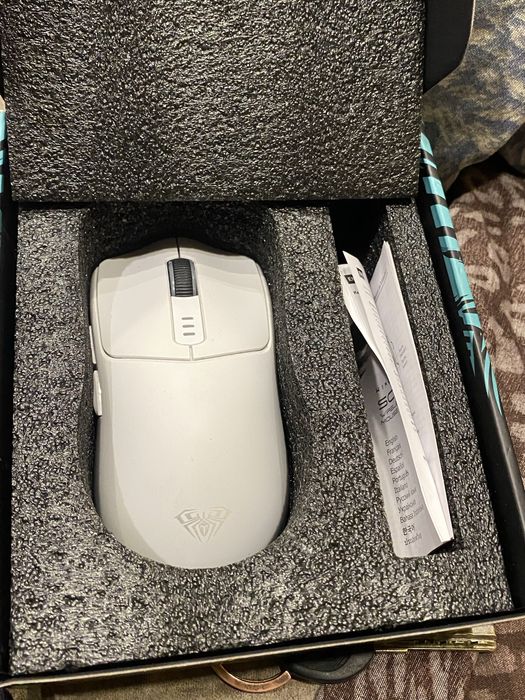 Продам игровую мыш AULA SC580