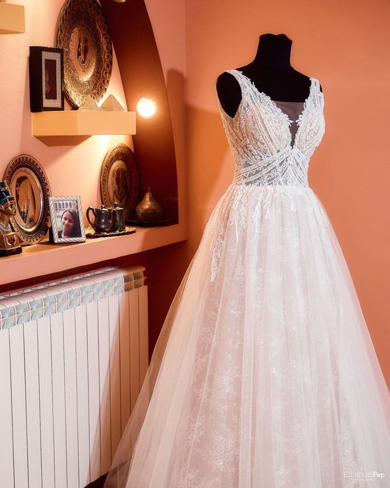 Rochie mireasa cu voal