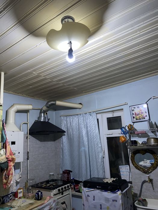 Srochniga sotiladi hovli Registonda (21 maktab orqasi)