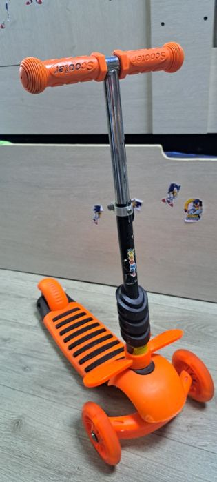 Продам самокат детский