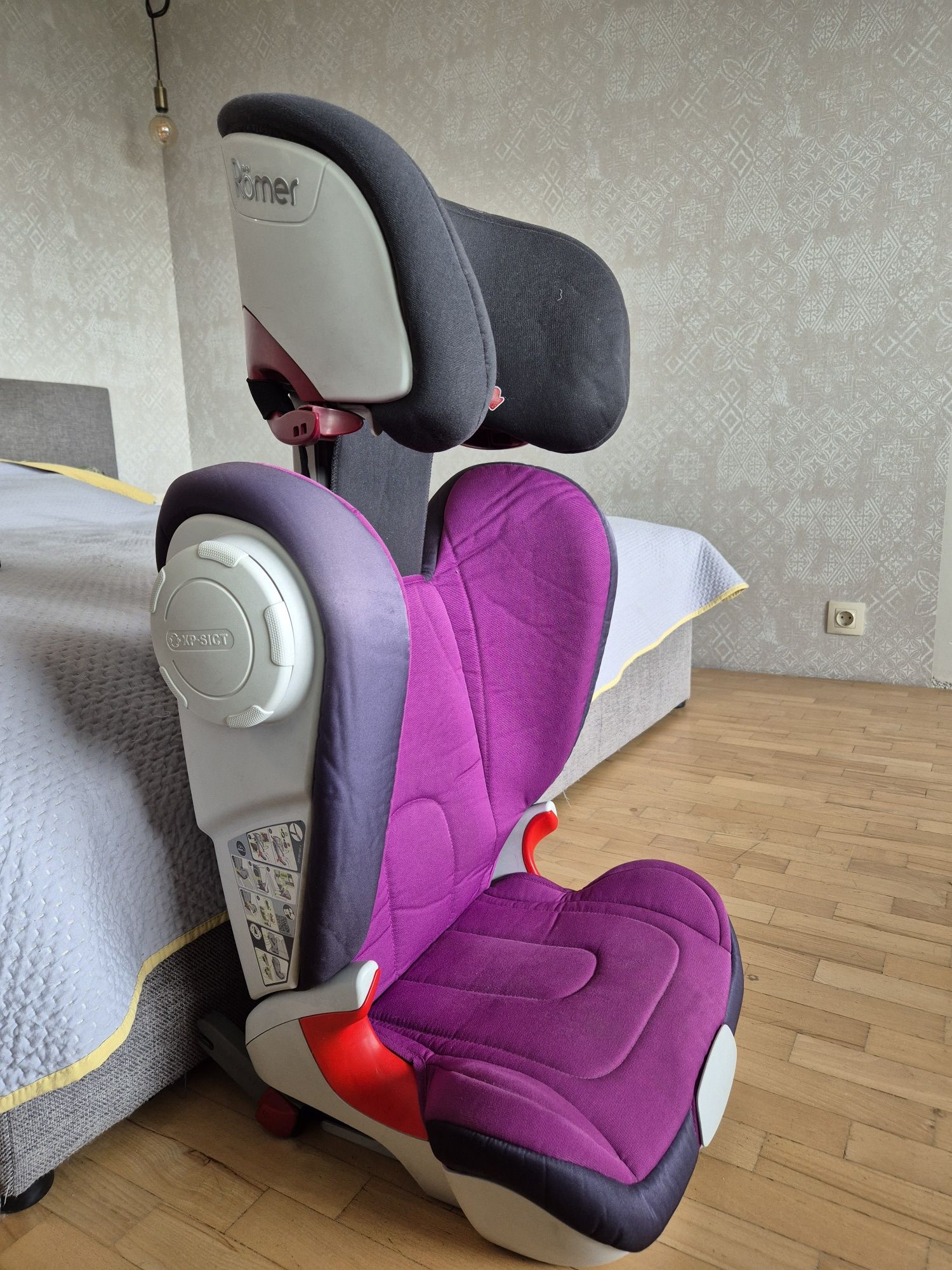 Детско столче за кола Britax Römer Kidfix SICT (15–36 кг)