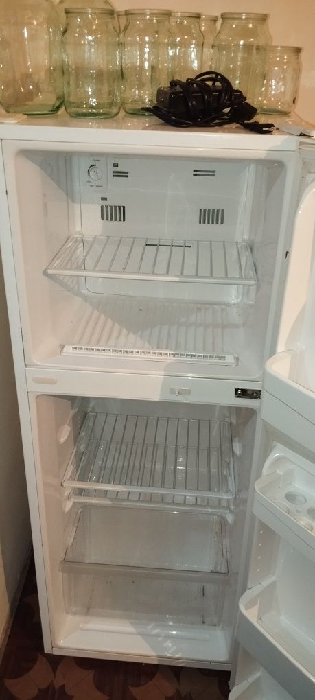 Продаётся холодильник LG.