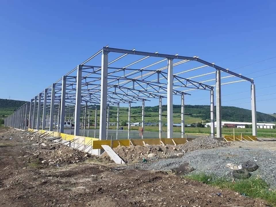 Firma autorizată in confecții și hale metalice  ferme pe stoc