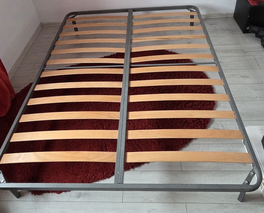 Somiera cu picioare metalice 160x200