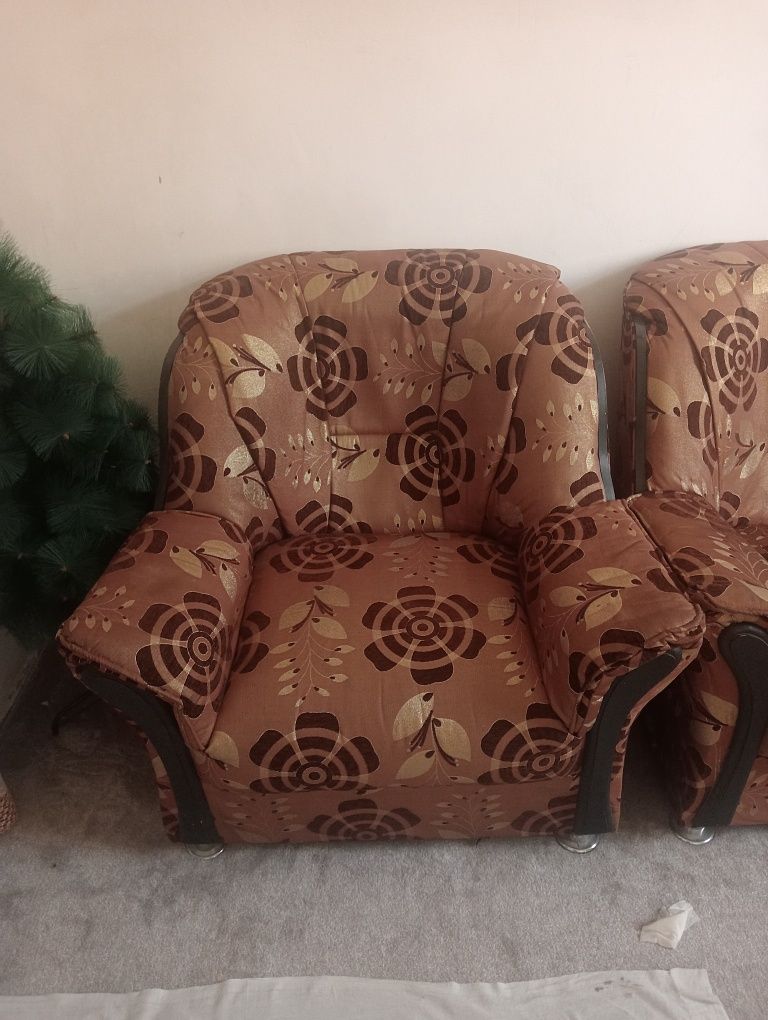 Yumshoq divan mebel holati juda ajoyib umumiy soni 3dona hamyonbop