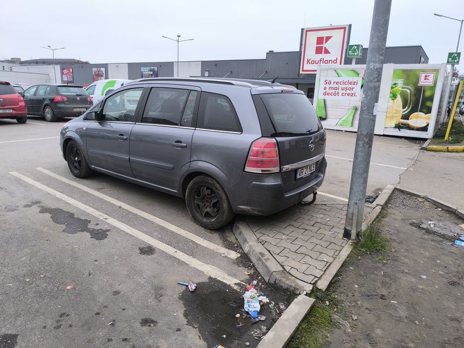 Vând /schimb Opel Zafira b
