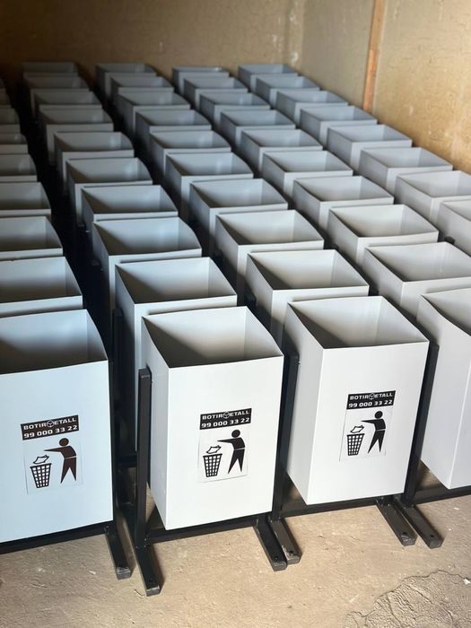 Мусорная урна металический