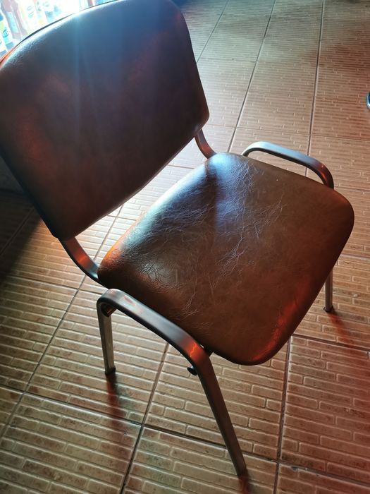 Vând scaune de interior