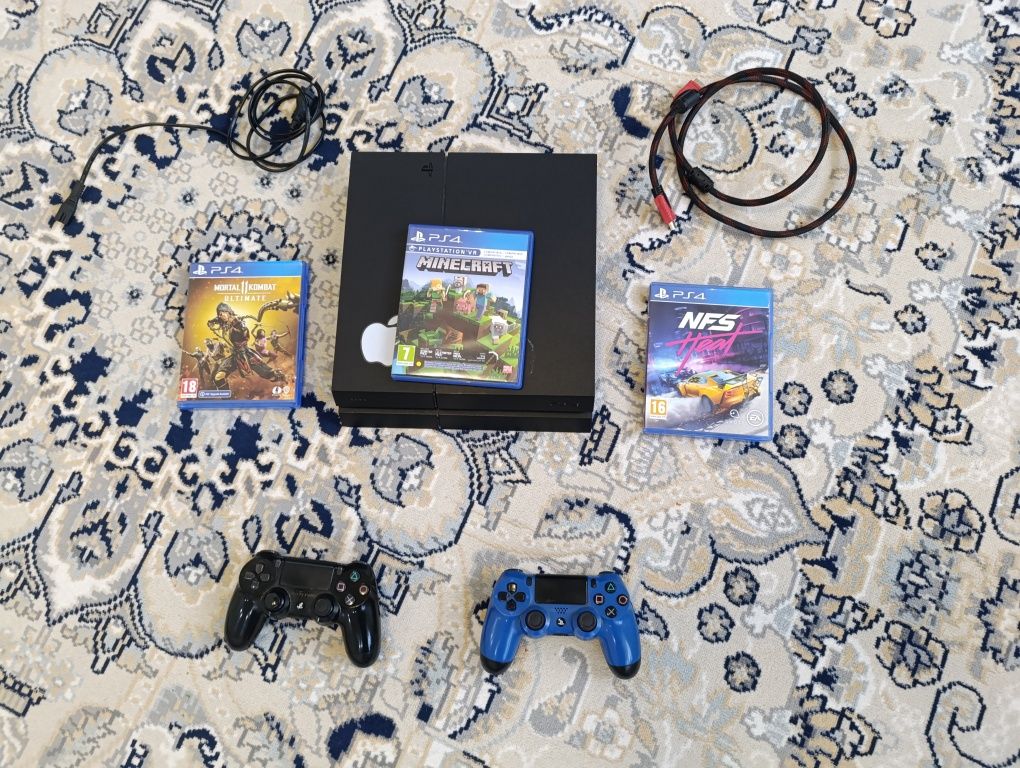 PlayStation 4 Fat 1 ТБ + 2 джойстика + 9 игр (Ghost of Tsushima, Crash