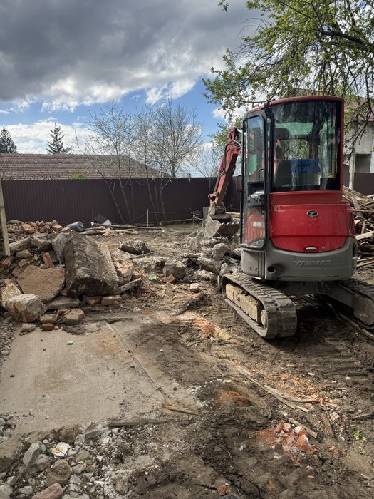 Executam demolari,nivelari,decopertari,fundatii etc.nisp,piatra,balast