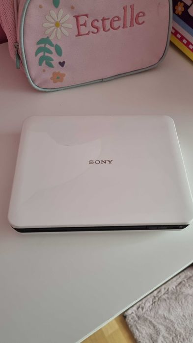 Sony portable dvd /cd/mp3 player