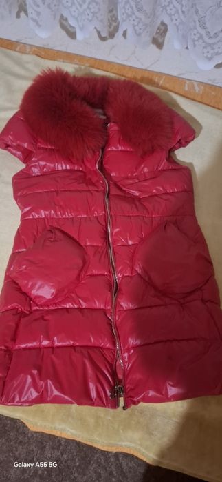 Грейка с изкуствен пух на яката