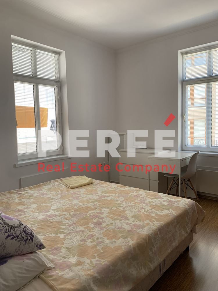 Продава се Етаж от къща в Бургас, Център - 200 кв.м за 2075 €/кв.м - Снимка #1